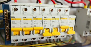 Монтаж УЗО - установка по доступной цене от 359 руб в Ирбите от ЭлектроРбт
